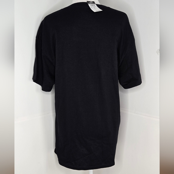 🎄 Barbie NWT graphic short sleeve t-shirt Medium Large black pink - Picture 4 of 17